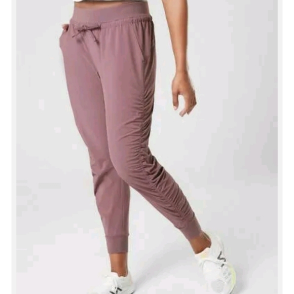 ATHLETAAttitude Pant Volcanic Violet Size 4